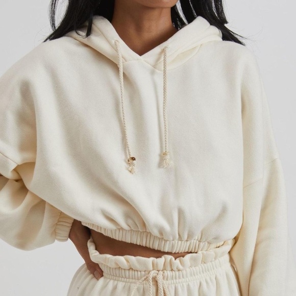 DONNI. Tops - Donni Vintage Cropped Sweatshirt - Cream Large